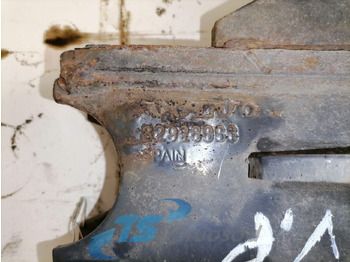 Parachoques para Camión Volvo Bumper bracket 82928883: foto 3