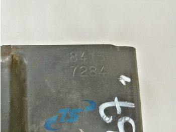 Parachoques para Camión Volvo Bumper bracket 84157284: foto 3