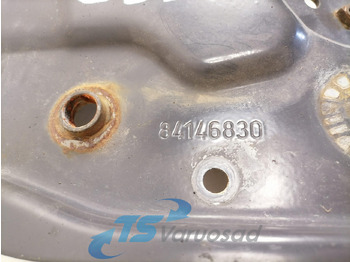 Luz/ Iluminación para Camión Volvo Light bracket 84146830: foto 4