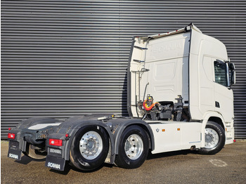 Cabeza tractora Scania R580 / V8 6X2 / RETARDER / FULL AIR: foto 2