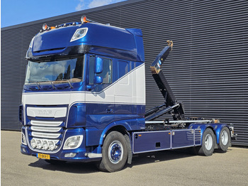 Multibasculante camión DAF XF 530