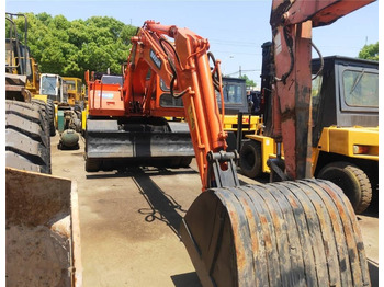 Excavadora de ruedas DOOSAN