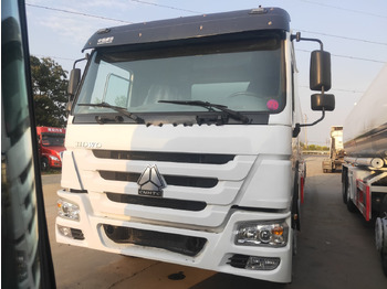 Cisterna camión SINOTRUK HOWO