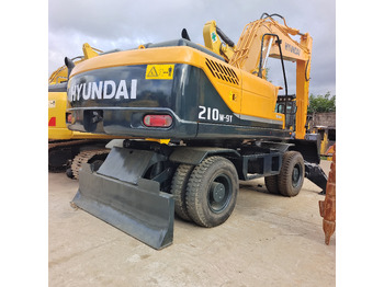 Excavadora de ruedas HYUNDAI