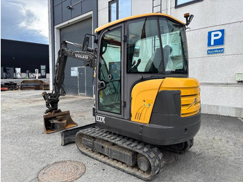 Miniexcavadora Volvo EC27C PYÖRITTÄJÄLLÄ: foto 2