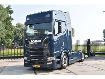 Cabeza tractora Scania S450 4x2NB - FULL AIR - RETARDER - ACC - AIRCO - 2 x FUEL TANKS - TOP CONDITION -: foto 2