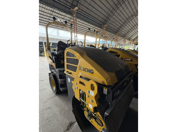 Mini compactadora XCMG XD140VT 4ton small Light Diesel Vibratory Road Roller: foto 3 Mini compactadora XCMG XD140VT 4ton small Light Diesel Vibratory Road Roller: foto 3