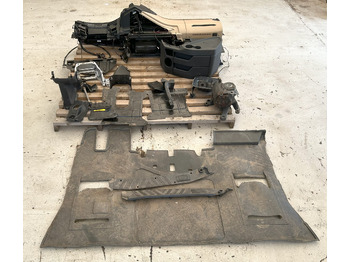 Cabina MERCEDES-BENZ COMPLETE INTERIOR CONSOLE - DASHBOARD FOR A BRITISH MERCEDES ACTROS MP4: foto 3