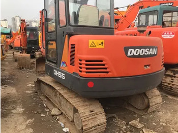Excavadora de cadenas DOOSAN DH55