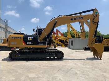 Excavadora de cadenas CATERPILLAR 323D