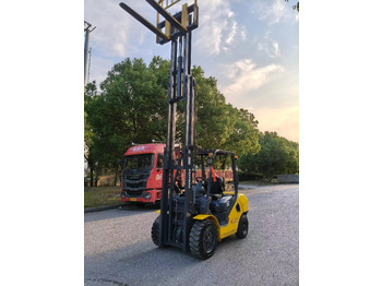 Carretilla elevadora diésel Komatsu Forklift 3 ton Capacity FD30-15, FD30-16, FD30-17: foto 3