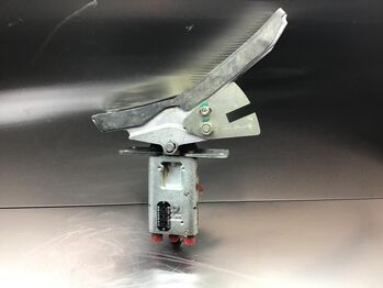 Pedal LIEBHERR