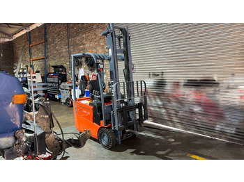 Carretilla elevadora eléctrica HELI