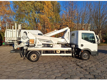 Camión con plataforma elevadora