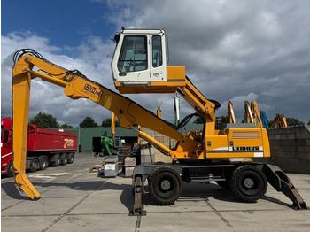 Manipulador de materiales LIEBHERR A 904