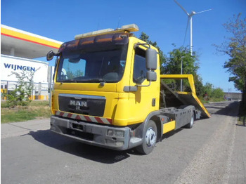 Portavehículos camión MAN TGL 8.220