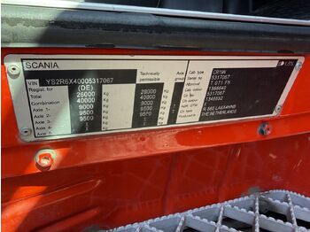 Cabeza tractora Scania R560 V8 6X4 Kran HMF 6020 bis 20.5 Meter: foto 4