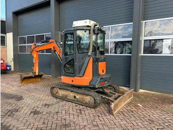 Miniexcavadora Hitachi ZX38U-5A CLR: foto 4