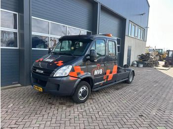 Cabeza tractora IVECO Daily