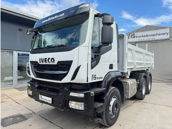 Volquete camión IVECO Trakker