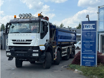 Volquete camión IVECO Trakker