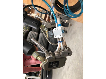 Máquina de impresión Dynatec Quattro Challenger glue melter with two application nozzles Dy 2002 control unit for 8 channels: foto 5 Máquina de impresión Dynatec Quattro Challenger glue melter with two application nozzles Dy 2002 control unit for 8 channels: foto 5