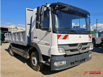 Volquete camión MERCEDES-BENZ Atego