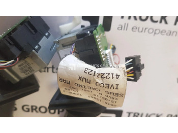Conmutador en la columna de dirección para Camión IVECO IVECO STRALIS EURO6 understeering switch control units 41223123, 5801781371, 5801781376, 5802518451.: foto 5