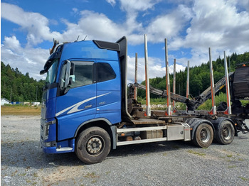 Camión forestal VOLVO FH16 750