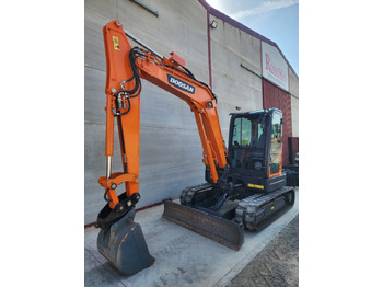 Miniexcavadora DOOSAN DX63R-3: foto 2