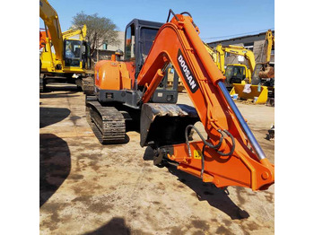 Excavadora de cadenas DOOSAN DH150