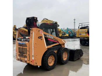 Minicargadora Original Second hand CASE skid steer loader 420 for sale compact skid steers loaders 440 430 420 in stock: foto 5 Minicargadora Original Second hand CASE skid steer loader 420 for sale compact skid steers loaders 440 430 420 in stock: foto 5