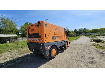 Barredora vial Mfh 5500 sweeper - with air conditionier: foto 3 Barredora vial Mfh 5500 sweeper - with air conditionier: foto 3