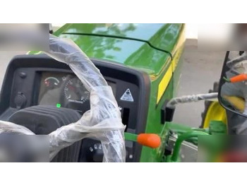 Tractor nuevo JOHN DEERE 5210: foto 4