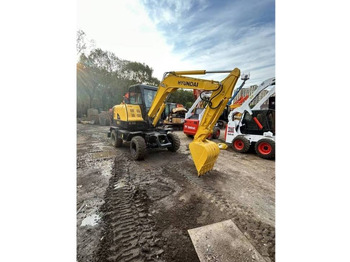 Excavadora de ruedas HYUNDAI