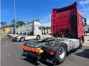 Cabeza tractora DAF XF 105 460: foto 3