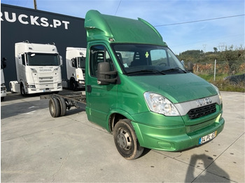 Vehículo comercial ligero Iveco 35C17: foto 2