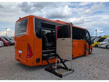 Minibús IVECO Daily