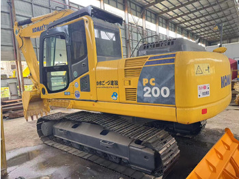 Excavadora de cadenas KOMATSU PC200-8: foto 4