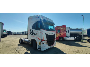 Cabeza tractora IVECO