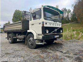 Volquete camión VOLVO