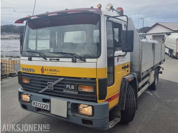 Camión caja abierta VOLVO FL