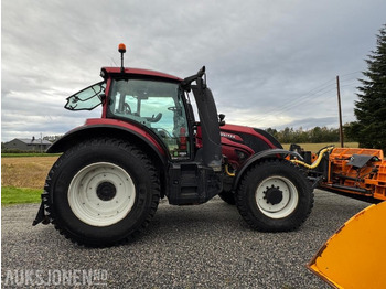 Leasing financiero de  2016 Valtra T174E med Schmidt Tellefsdal U-LS 43.6 plog (2022), Valtra 76 frontlaster og betong lodd leasing 2016 Valtra T174E med Schmidt Tellefsdal U-LS 43.6 plog (2022), Valtra 76 frontlaster og betong lodd: foto 4