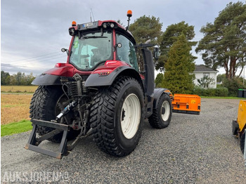 Leasing financiero de  2016 Valtra T174E med Schmidt Tellefsdal U-LS 43.6 plog (2022), Valtra 76 frontlaster og betong lodd leasing 2016 Valtra T174E med Schmidt Tellefsdal U-LS 43.6 plog (2022), Valtra 76 frontlaster og betong lodd: foto 5