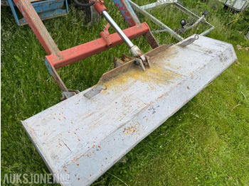 Tractor Ford 2000 MED LASTER, SKUFFE OG HARV, IKKE MVA: foto 4