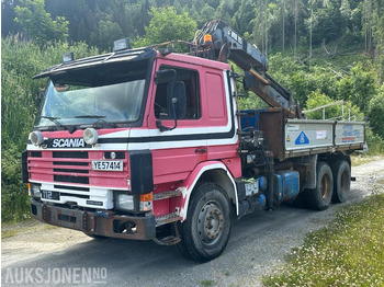 Camión grúa SCANIA P112