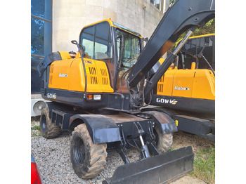 Excavadora de ruedas HYUNDAI