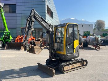 Miniexcavadora VOLVO ECR28