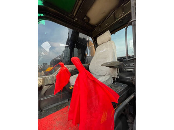 Excavadora de cadenas Volvo EC 140: foto 4