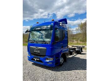 Camión lona MAN TGL 12.250
